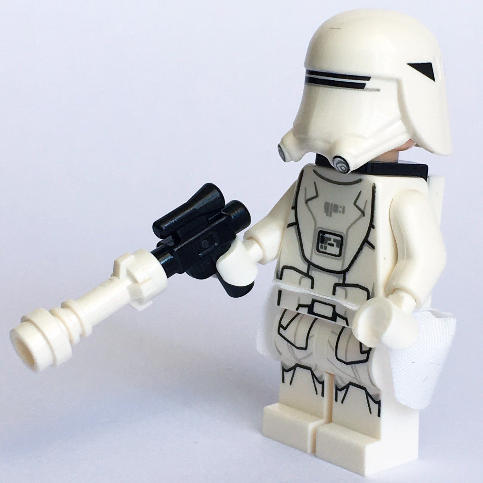 LEGO Star Wars First Order Snowtrooper Minifigure with Kama 75100 75202 sw06574